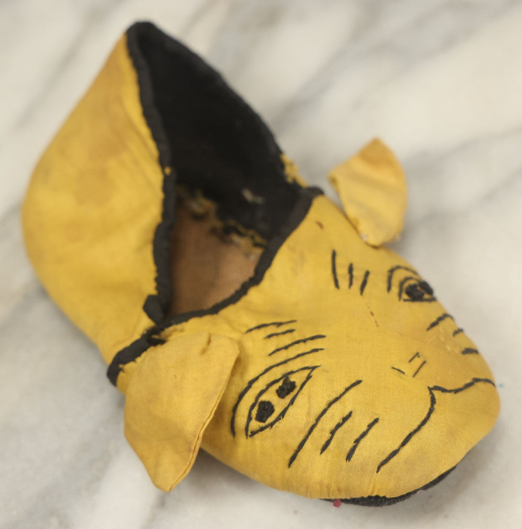 Lot 019 - Pair Of Antique Folk Art Homemade Kitten Cat Yellow Fabric Child's Slipper, Hand Stitched, Circa 1920