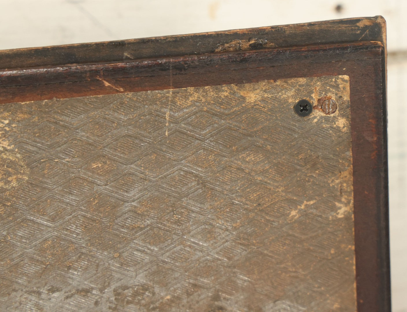 Lot 046 - Antique Wooden Box With Molded Decorative Relief Lid With Children, Decorated Sides, Hinged Lid, Note Modern Hardware