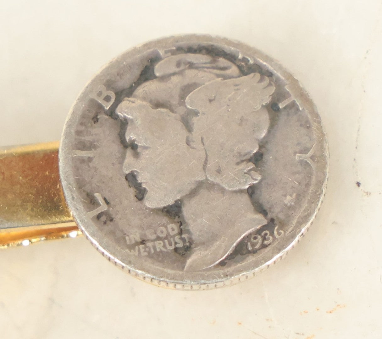 Lot 078 - Vintage 1936 Mercury Dime Tie Clip With Gold Tone, Marked Barlow