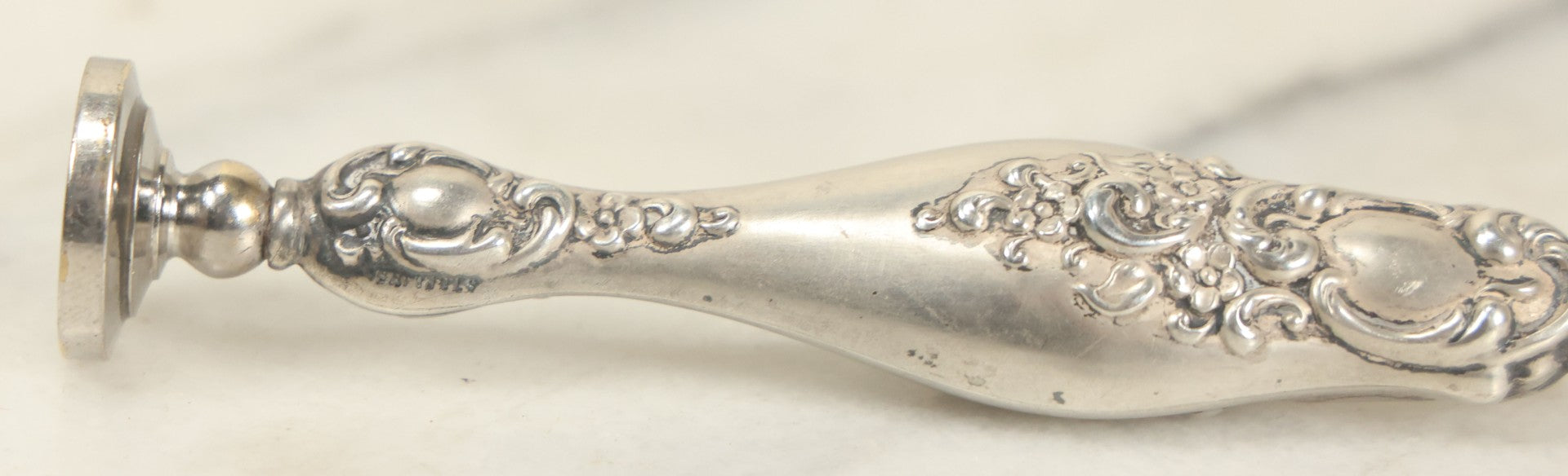 Lot 079 - Antique Letter "C" Sterling Silver Handled Wax Seal Stamp With Ornate Design