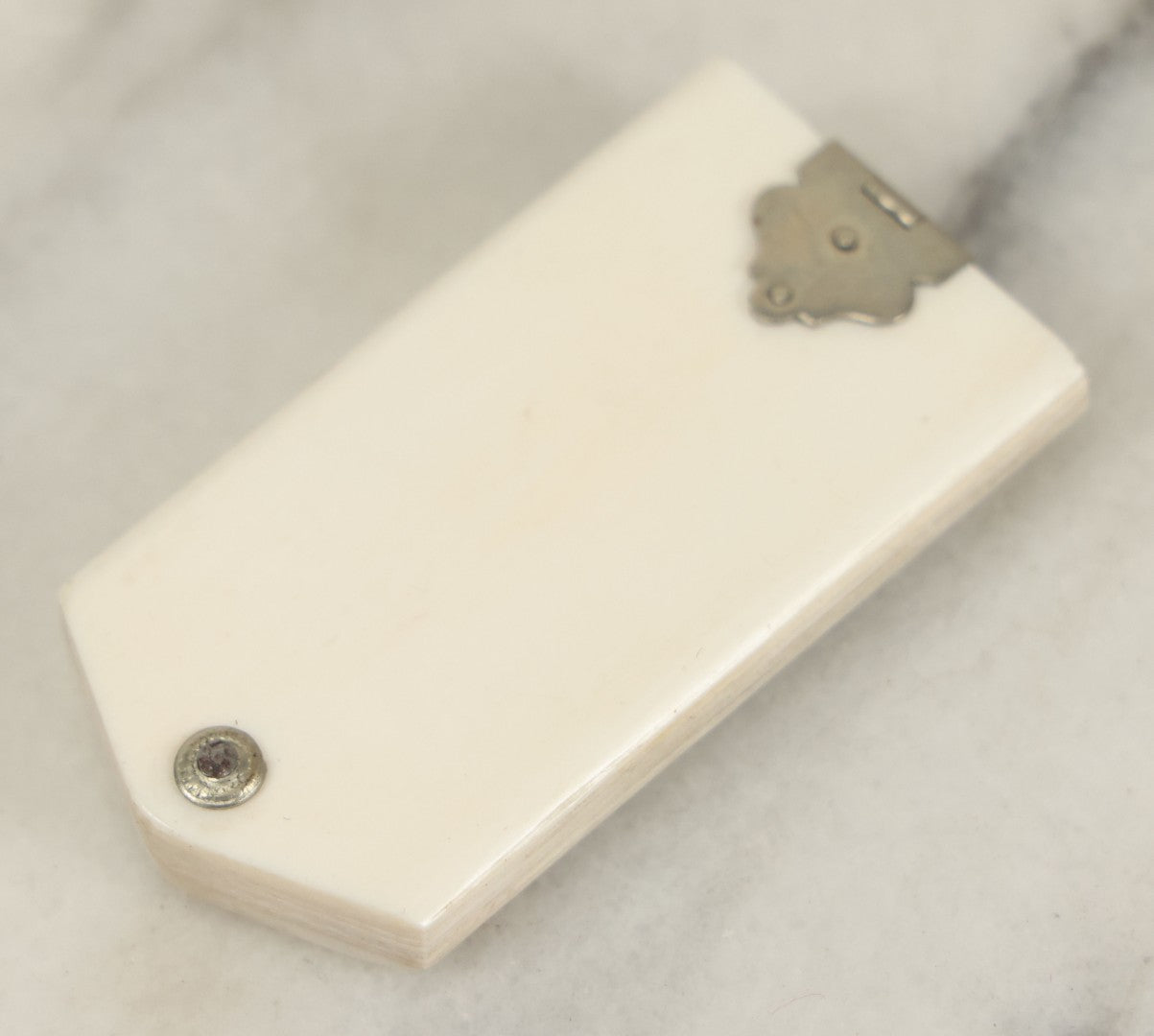 Lot 080 - Antique Miniature Day Of The Week Diary Made From Thin Sheets Of Bone, Page For Each Of The Week, Circa Mid 19th Century