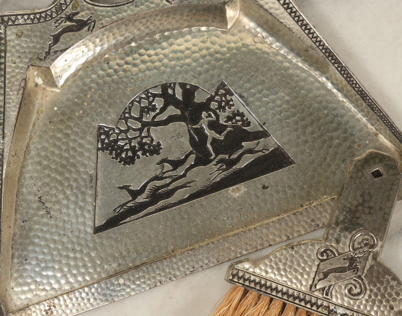 Lot 081 - Vintage Mid Century Art Deco Crumb Tray Butler With Brush With Hunting Dog Motif, Made In Japan, With A.S.A. Hallmark
