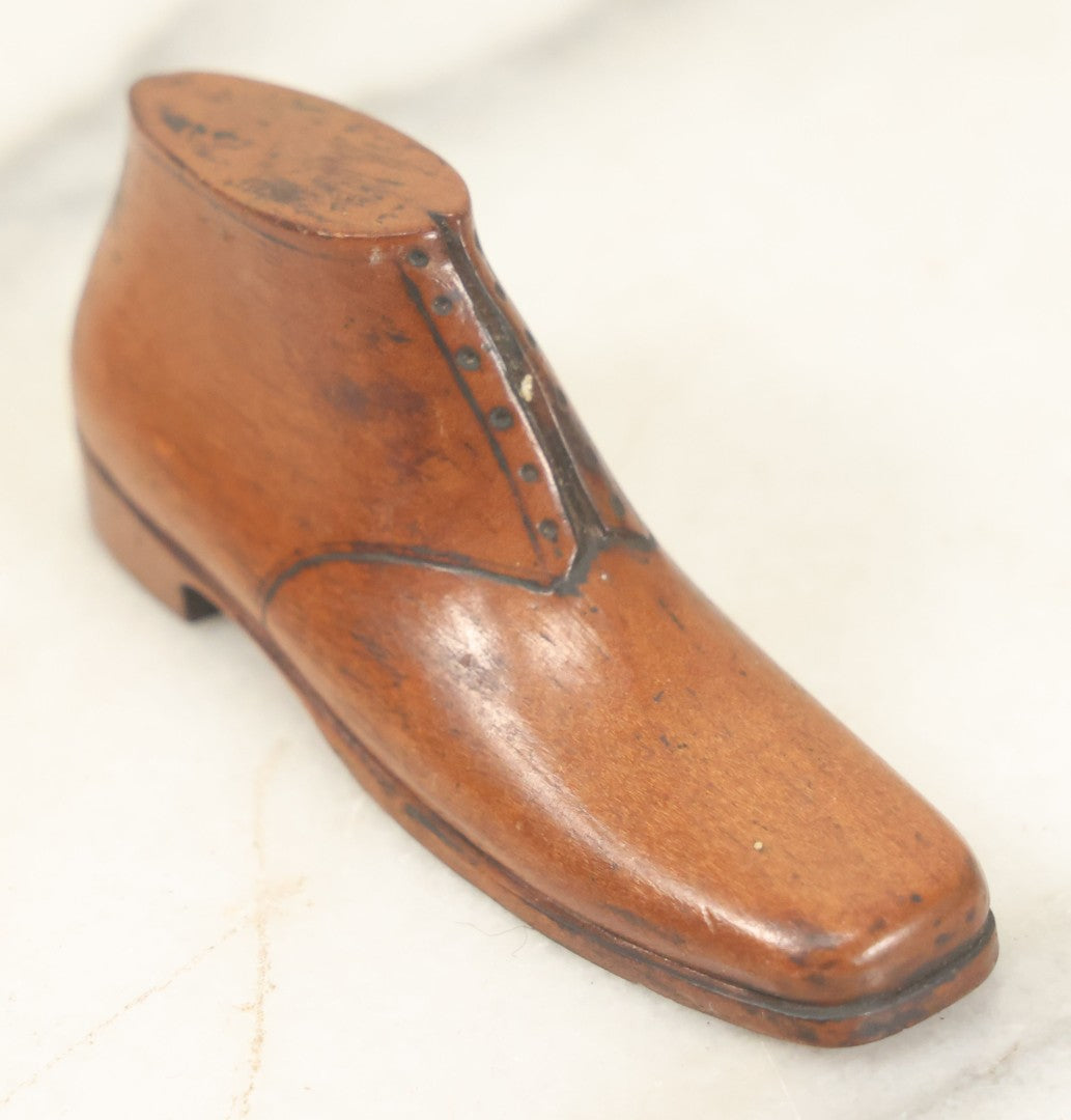 Lot 083 - Miniature Hand Carved Wood Folk Art Shoe, Unmarked, Unsigned