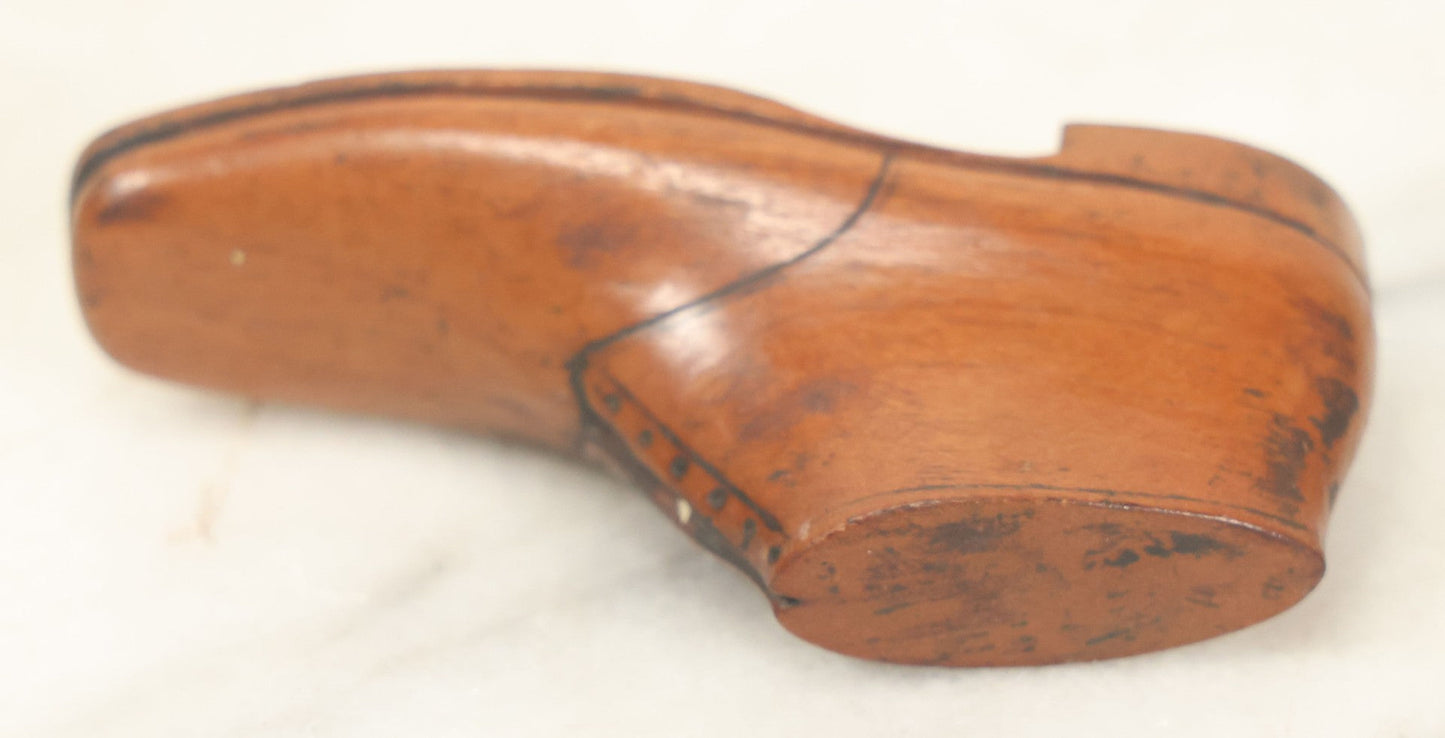 Lot 083 - Miniature Hand Carved Wood Folk Art Shoe, Unmarked, Unsigned