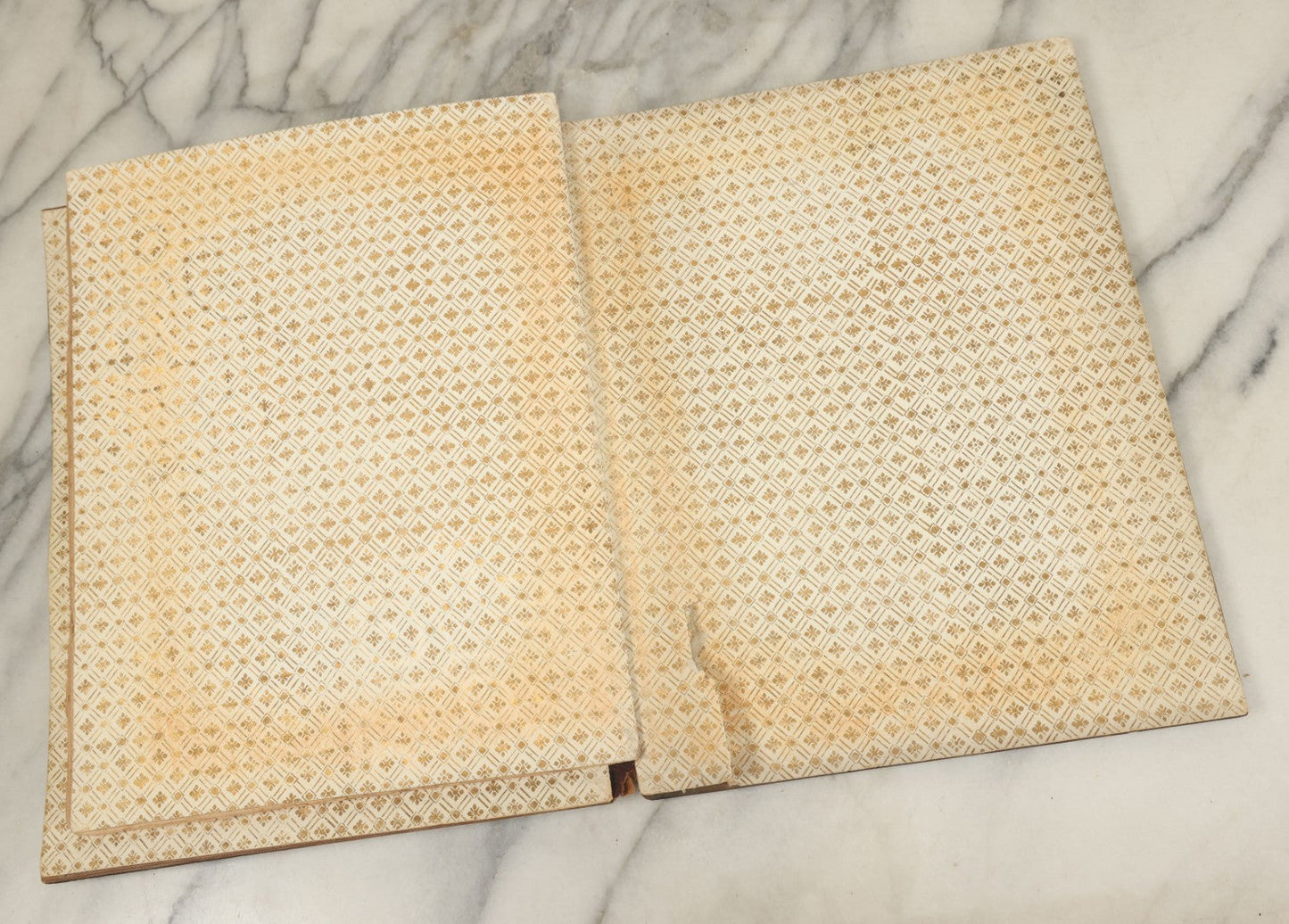 Lot 091 - Antique Portfolio With Mother Of Pearl Accents On Cover Containing 13 Antique Engravings Of Beautiful Women In Various Scenes