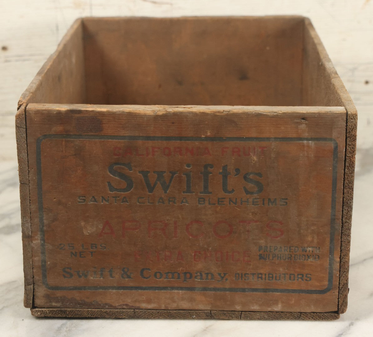 Lot 092 - Vintage Swift's Santa Clara Apricots Crate, Grown And Packed In California, With Advertising On Three Sides, 25 Lbs Net Weight, Note Wear, Paint