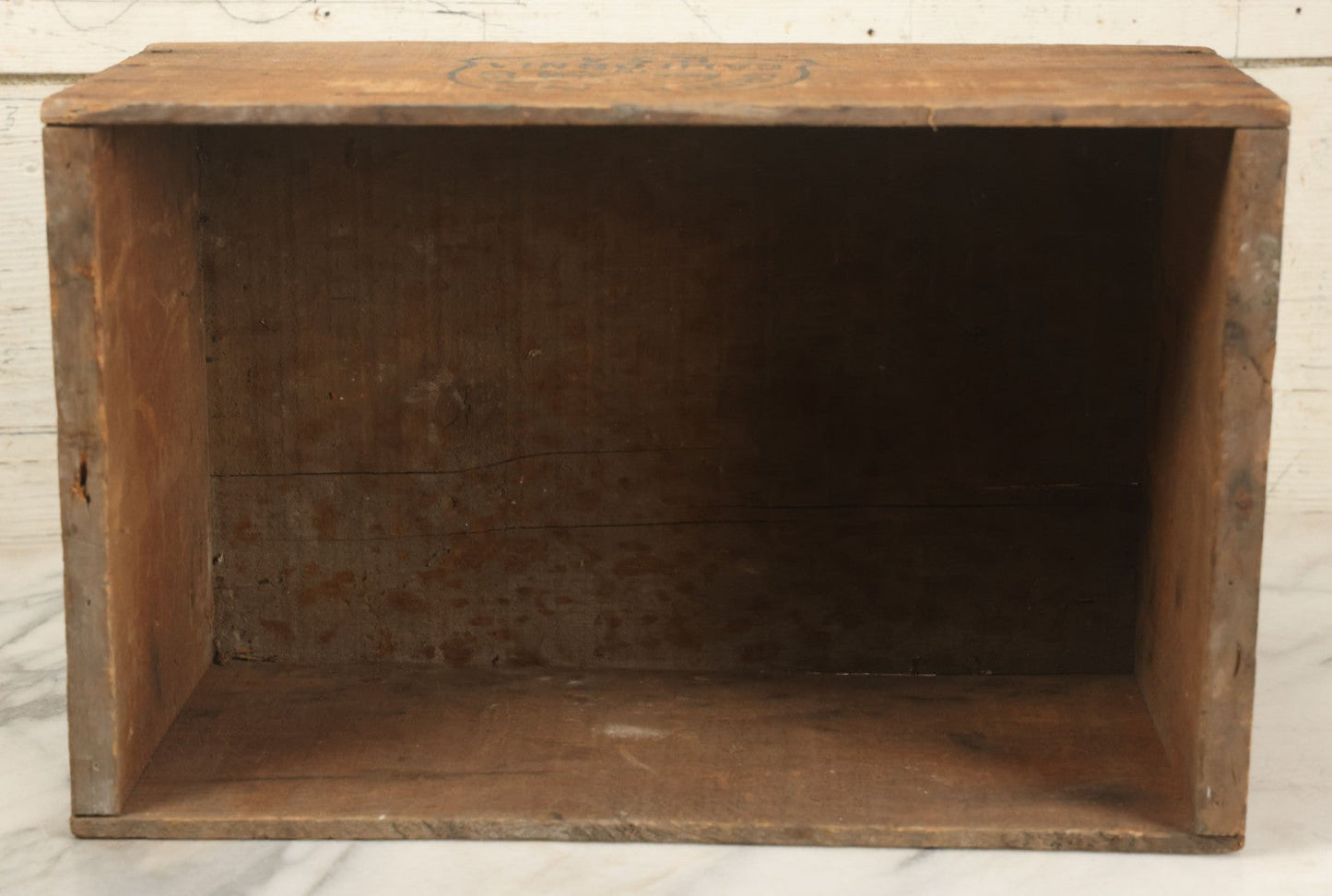 Lot 092 - Vintage Swift's Santa Clara Apricots Crate, Grown And Packed In California, With Advertising On Three Sides, 25 Lbs Net Weight, Note Wear, Paint