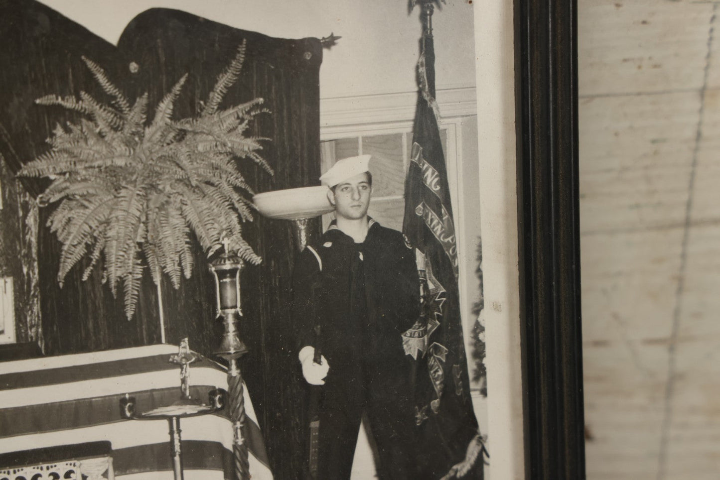 Lot 109 - Antique 8" x 10" Photograph In Frame Of A Soldier's Funeral With Navy Men Standing To Either Side Of Casket, With Photograph Of The Deceased, Circa World War 2 Era