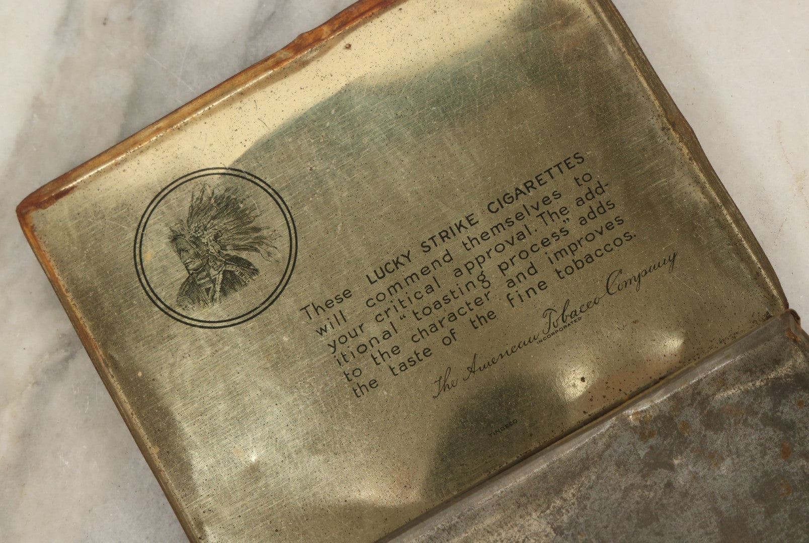 Lot 140 - Vintage Lucky Strike "Flat Fifties" Cigarette Tin Lithograph Advertising Tin, Note Wear