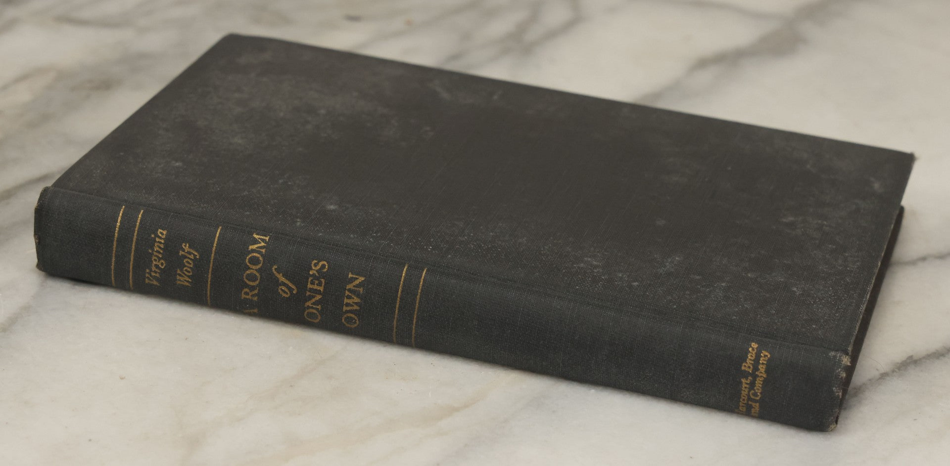 Lot 163 - "A Room Of One's Own" Vintage Book By Virginia Woolf, Harcourt, Brace, And Company Publishers, New York, 1957 Edition