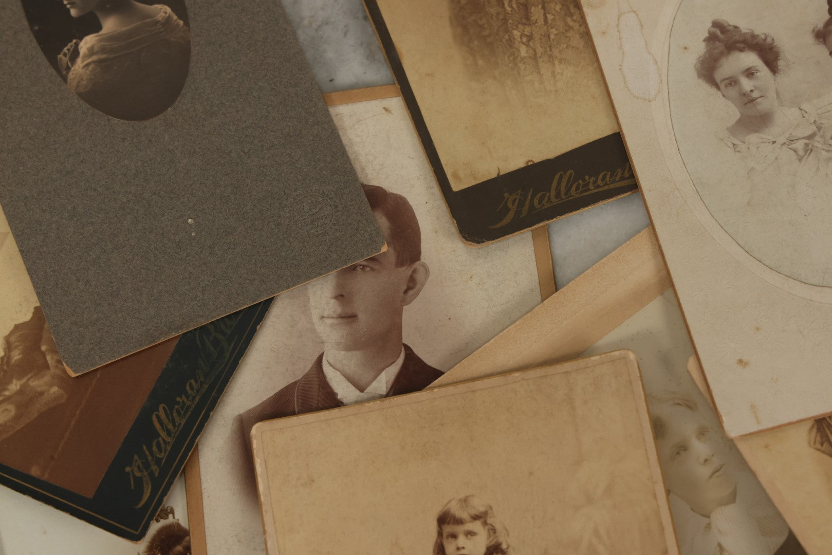 Lot 171 - Grouping Of 20+ Cabinet Card And Carte De Visite C.D.V. Photographs Of Men, Women, And Children, Including Little Girl With Hat, Smiling Toddler, And More