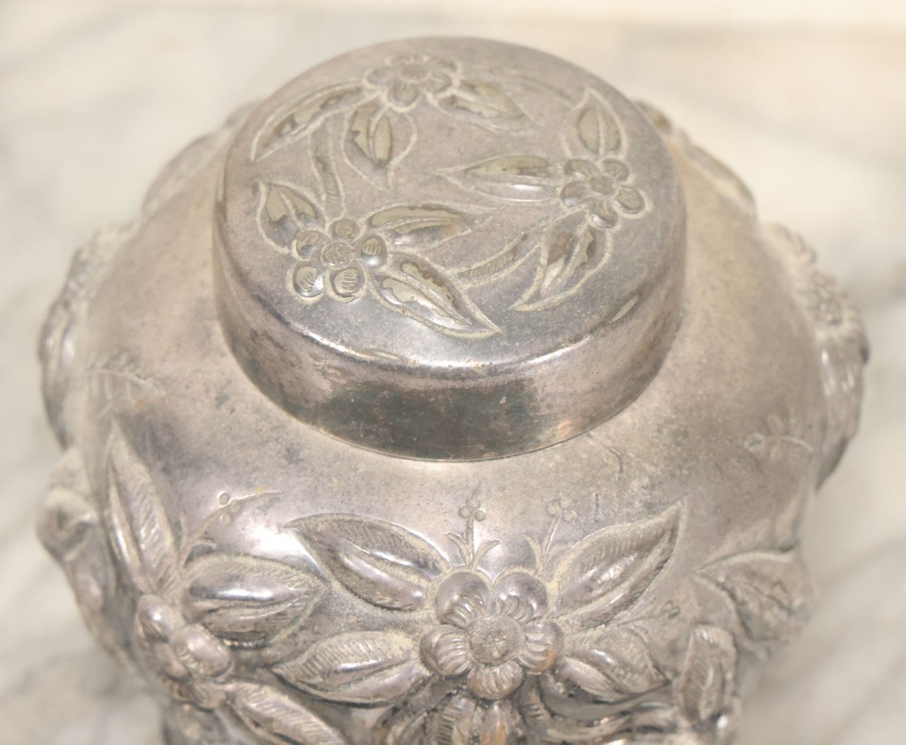 Lot 031 - Antique Wilcox Silverplate Co. Lidded Jar, Meriden Connecticut, Quadruple Plate, Floral Repoussé Design