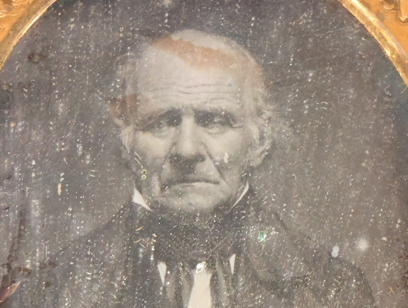Lot 027 - Antique 1/6th Plate Daguerreotype Photograph Of Leverett Dickerman, Born 1779, Died 1861, In Full Intact Leatherette Union Case, Husband Of Pamelia