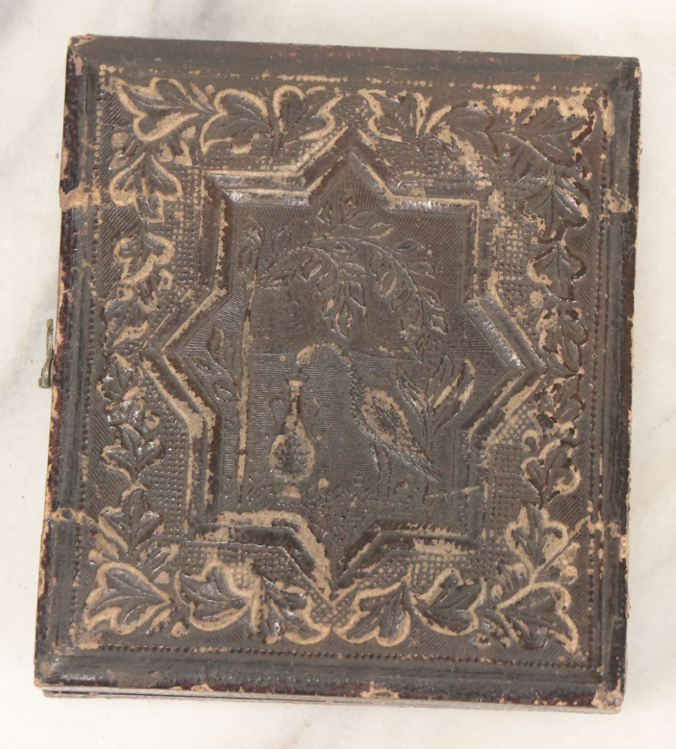 Lot 027 - Antique 1/6th Plate Daguerreotype Photograph Of Leverett Dickerman, Born 1779, Died 1861, In Full Intact Leatherette Union Case, Husband Of Pamelia