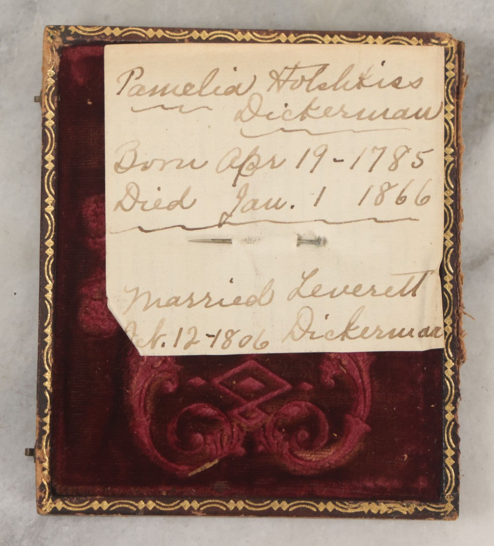 Lot 028 - Antique 1/6th Plate Daguerreotype Photograph Of Pamelia Holeshkiss Dickerman, Born 1785, Died 1866, In Full Split Leatherette Union Case, Wife Of Leverett