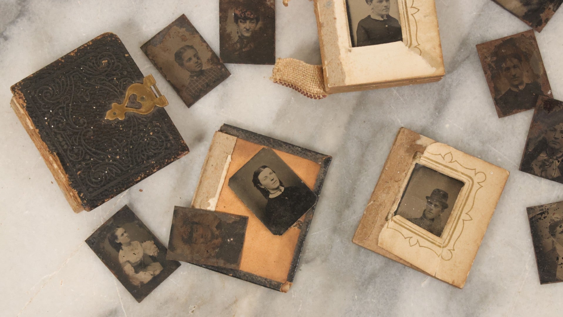 Lot 031 - Antique 19th Century Craft Grade Gem Tintype Photo Album With Many Loose Photos, Damaged, Poor Condition Album, 20+ Gem Tintype Photos