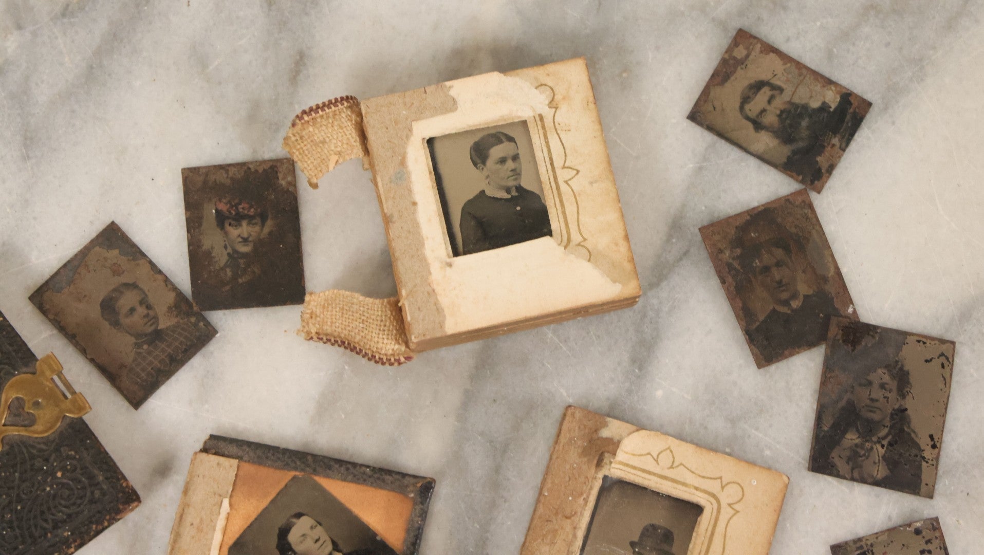 Lot 031 - Antique 19th Century Craft Grade Gem Tintype Photo Album With Many Loose Photos, Damaged, Poor Condition Album, 20+ Gem Tintype Photos