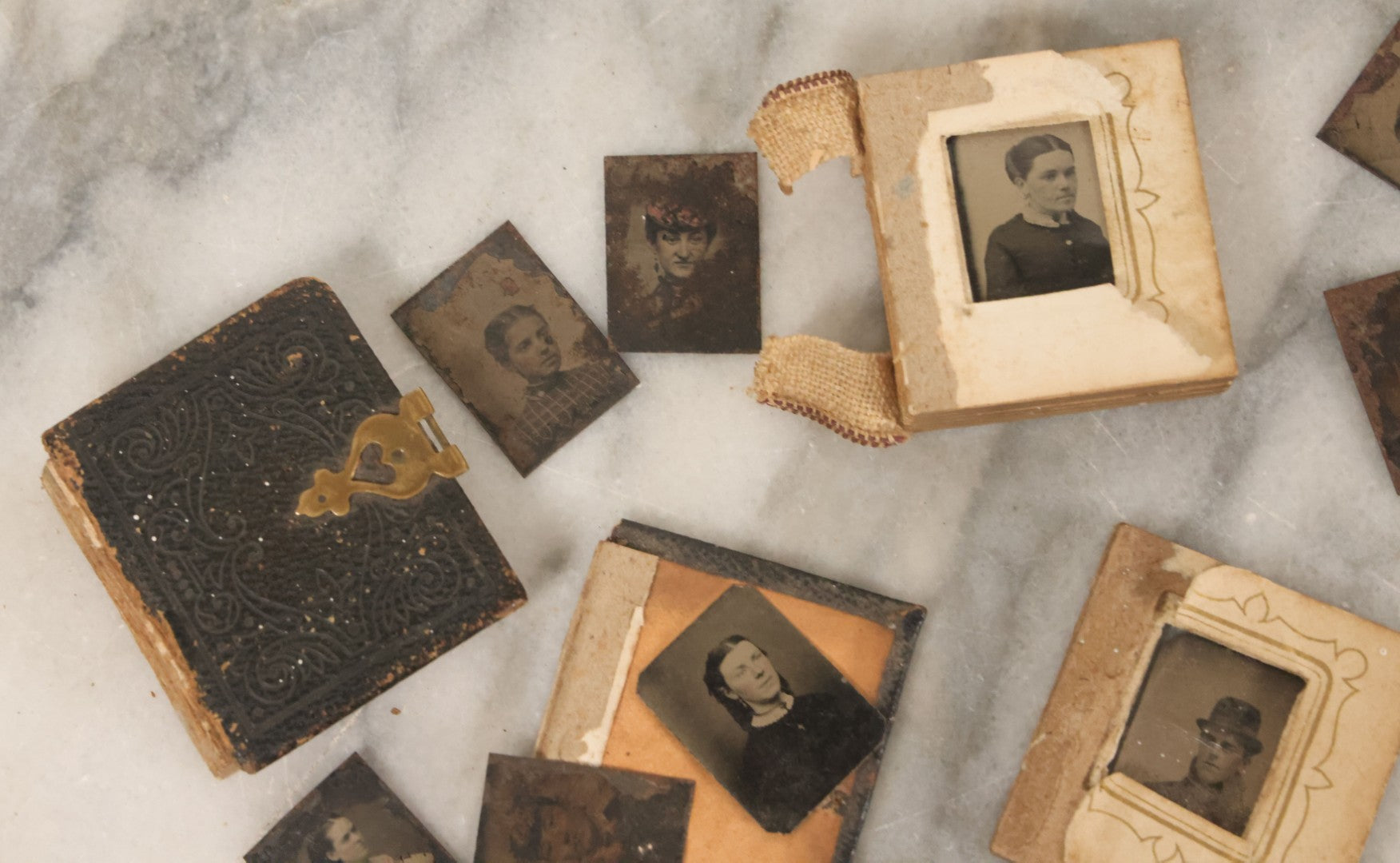 Lot 031 - Antique 19th Century Craft Grade Gem Tintype Photo Album With Many Loose Photos, Damaged, Poor Condition Album, 20+ Gem Tintype Photos