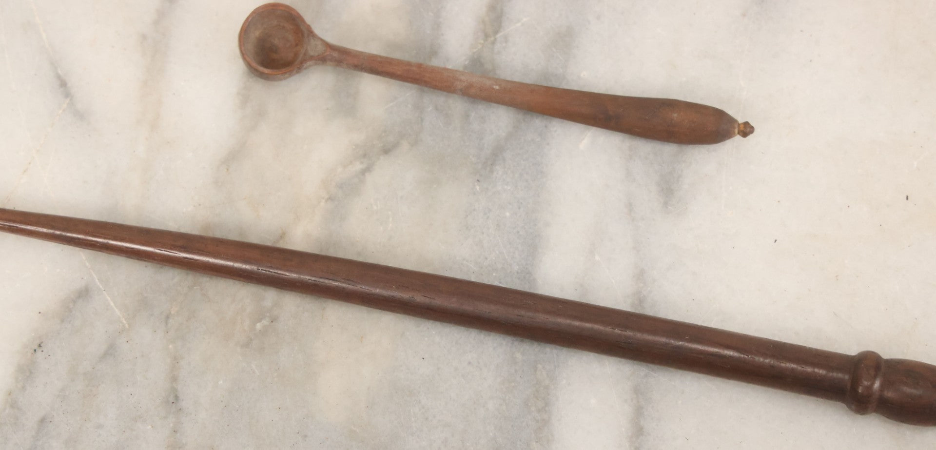 Lot 067 - Two Piece Antique Wooden Tool Lot Including Crochet Hook And Small Wooden Spoon
