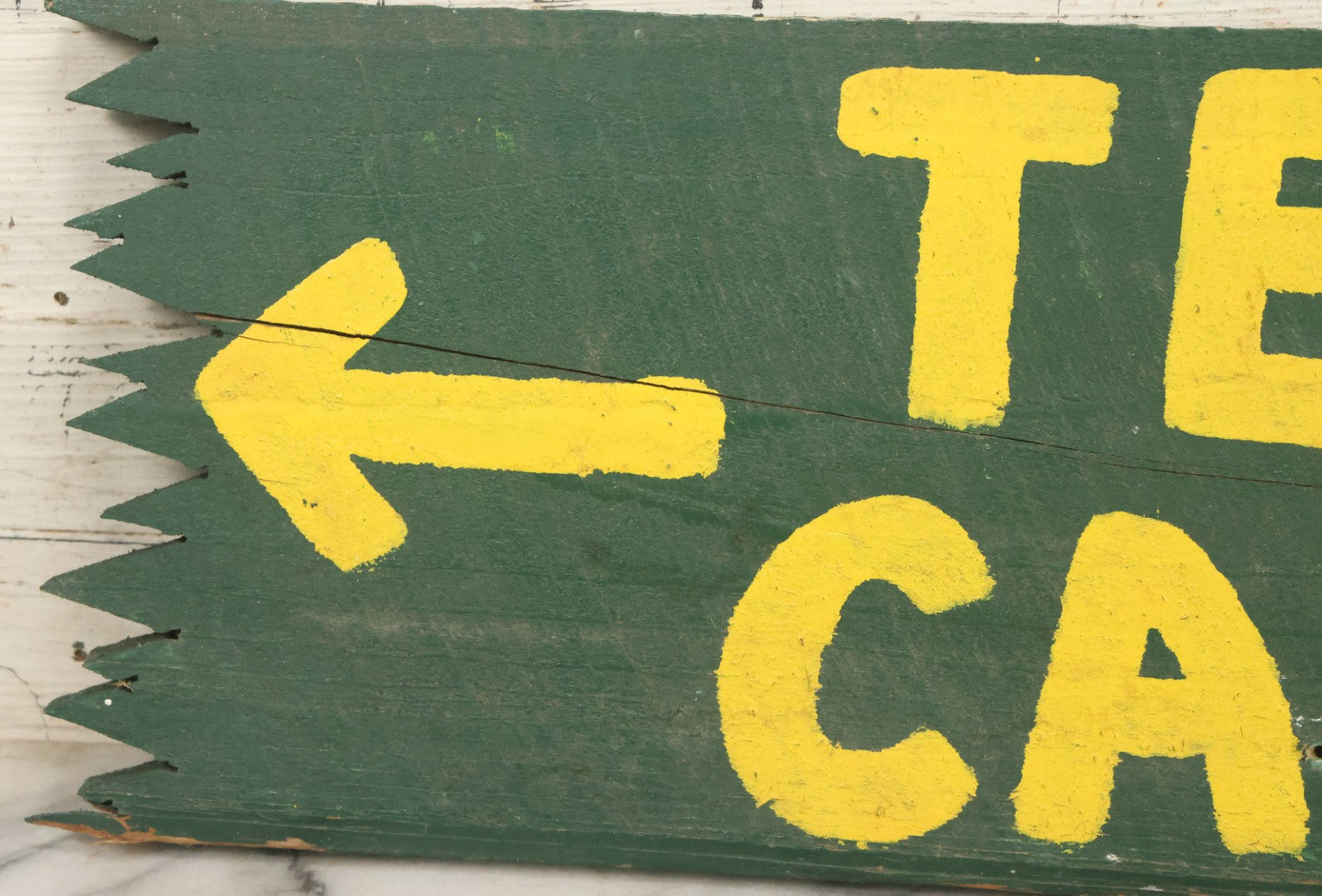 Lot 035 - Vintage Hand Painted Wood Cut Camp Sign, "Tent Camping", In Green And Yellow Paint, Folk Art, Sawtooth Edge, Note Wood Beginning To Split, 24" x 8"