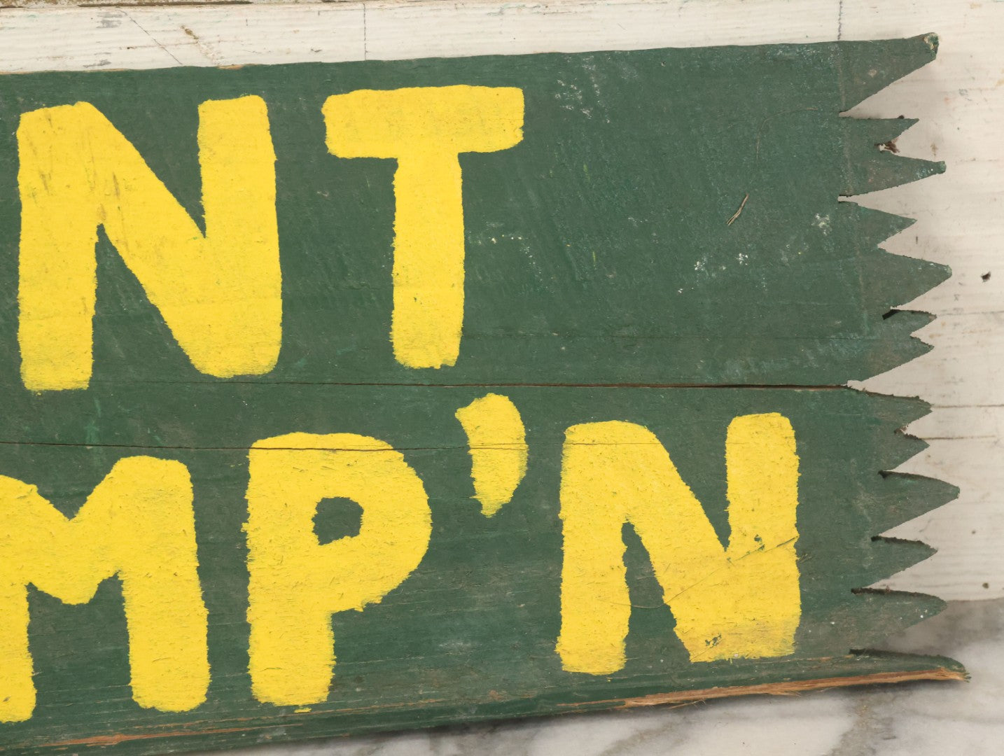 Lot 035 - Vintage Hand Painted Wood Cut Camp Sign, "Tent Camping", In Green And Yellow Paint, Folk Art, Sawtooth Edge, Note Wood Beginning To Split, 24" x 8"