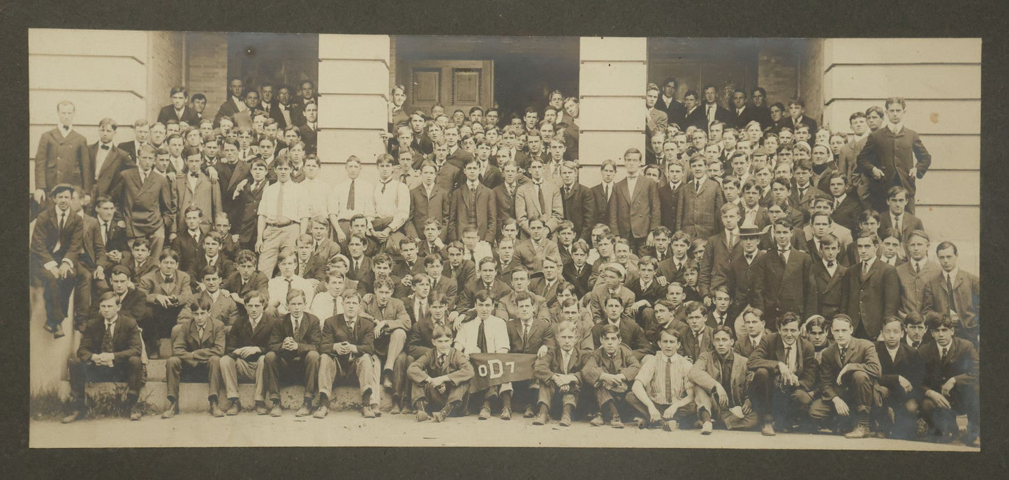 Lot 039 - Antique Boarded Group Photograph Of Dartmouth College Men's Class Of 1907, New Hampshire, In Frame, 19-3/4" x 10-3/4"