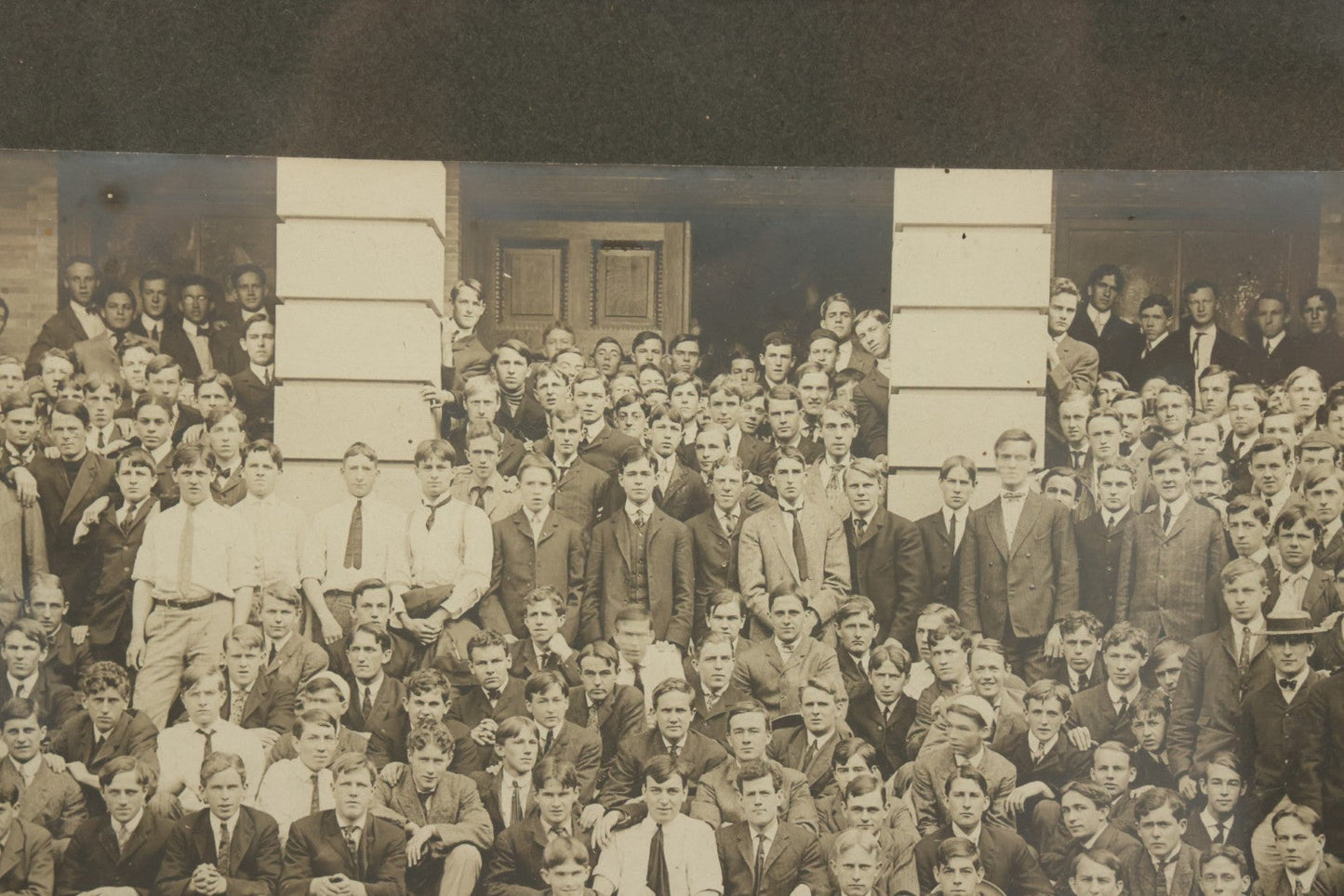 Lot 039 - Antique Boarded Group Photograph Of Dartmouth College Men's Class Of 1907, New Hampshire, In Frame, 19-3/4" x 10-3/4"