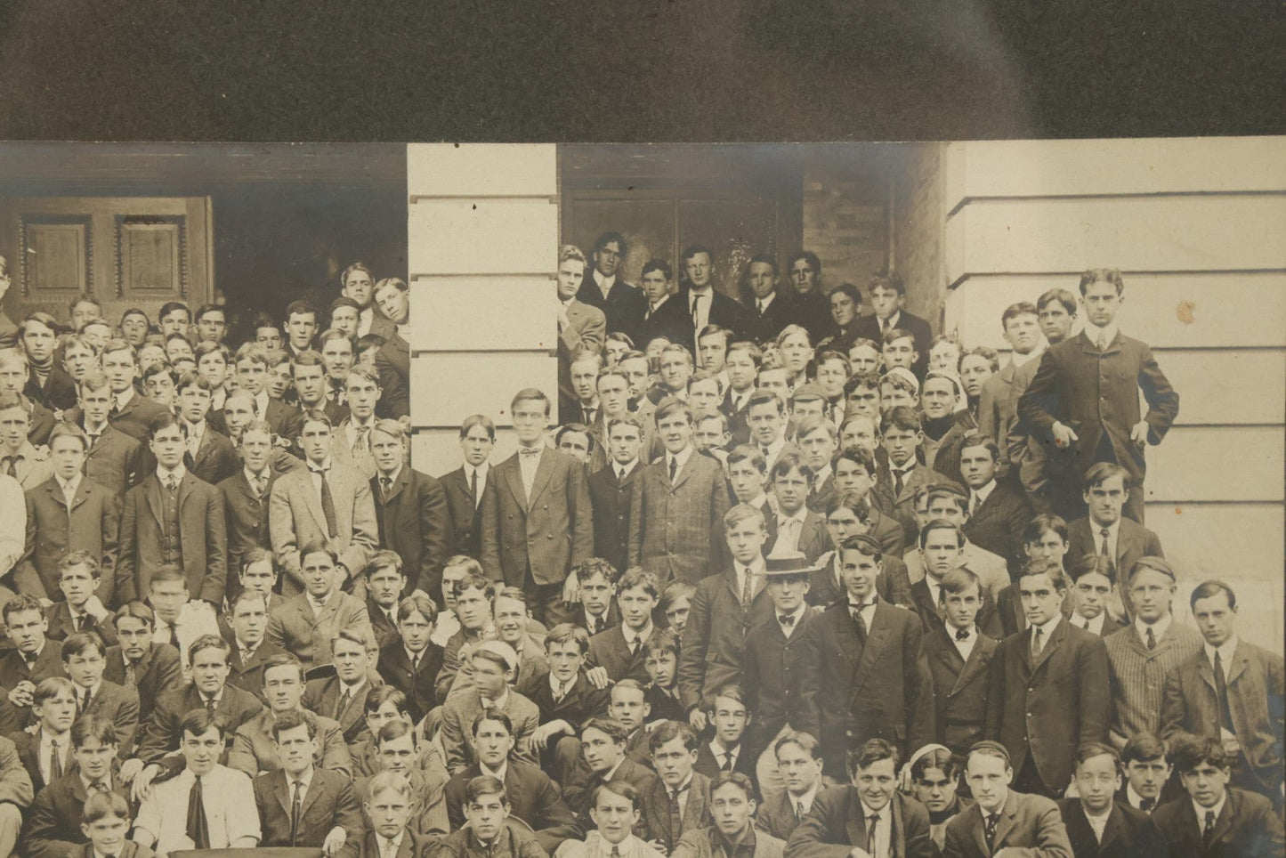 Lot 039 - Antique Boarded Group Photograph Of Dartmouth College Men's Class Of 1907, New Hampshire, In Frame, 19-3/4" x 10-3/4"