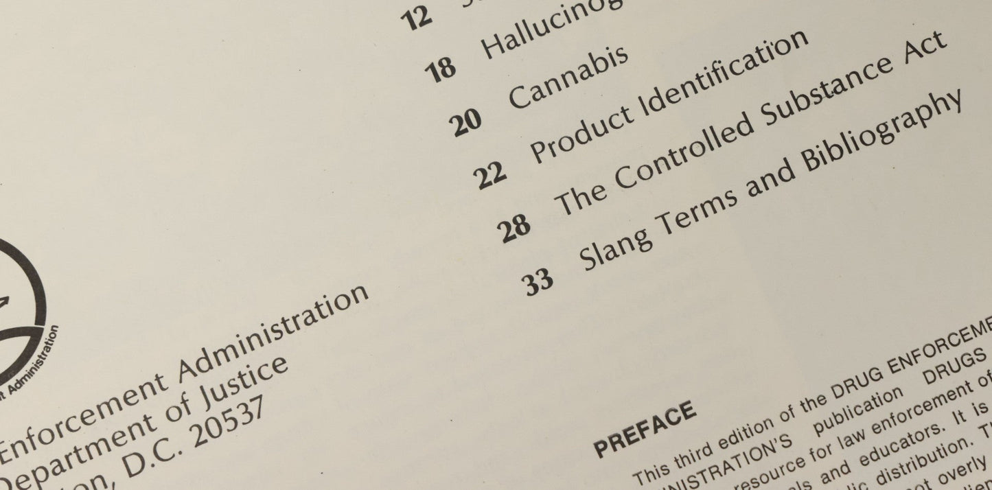 Lot 061 - "Drugs Of Abuse" United States Department Of Justice & Drug Enforcement Administration, D.E.A., Educational Pamphlet, Published By Carter Administration, 1977