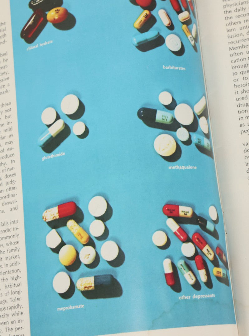 Lot 061 - "Drugs Of Abuse" United States Department Of Justice & Drug Enforcement Administration, D.E.A., Educational Pamphlet, Published By Carter Administration, 1977