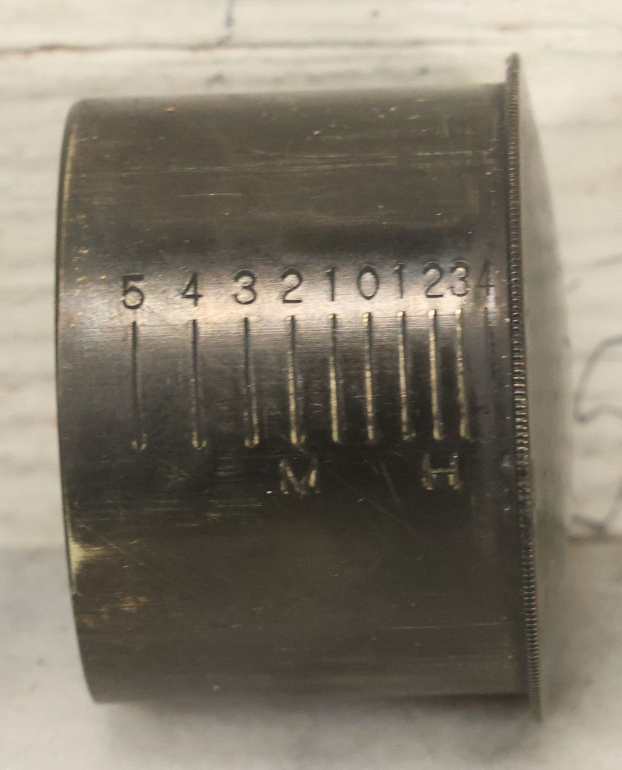 Lot 078 - Vintage Eye Testing Optical Device By De Zng Standard Co., Camden, New Jersey, With Interior Eyeball Graphic And Magnifying Lens