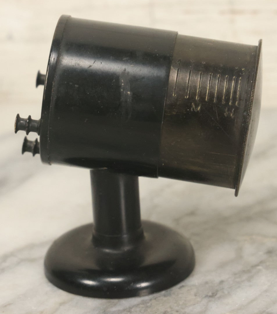 Lot 078 - Vintage Eye Testing Optical Device By De Zng Standard Co., Camden, New Jersey, With Interior Eyeball Graphic And Magnifying Lens