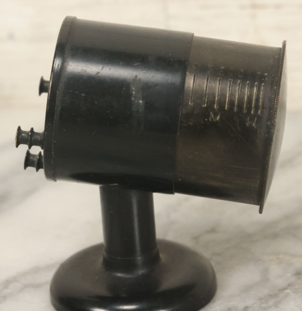 Lot 078 - Vintage Eye Testing Optical Device By De Zng Standard Co., Camden, New Jersey, With Interior Eyeball Graphic And Magnifying Lens