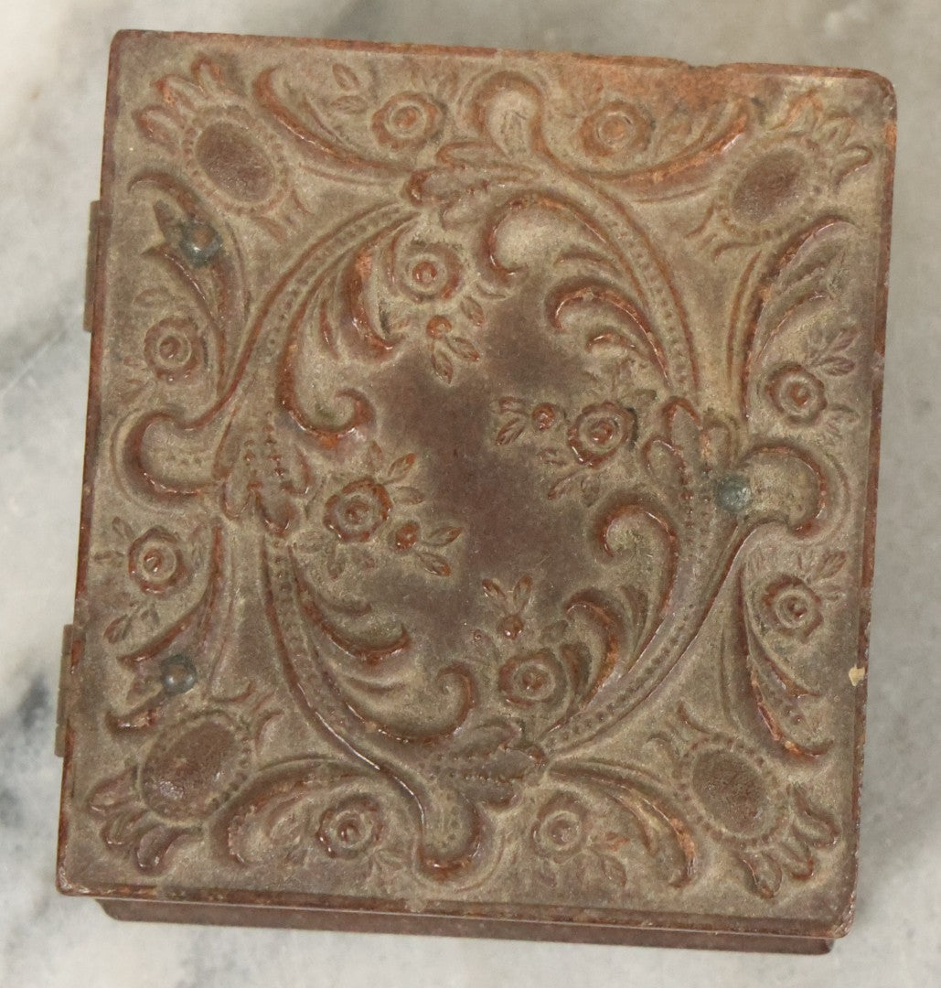 Lot 105 - Antique 1/16th Plate Tintype Photograph Of Young Woman With Short Hair And White Collar, In Thermoplastic Union Case, By S. Peck & Co. Manufacturers, Note No Interior Case Pillow