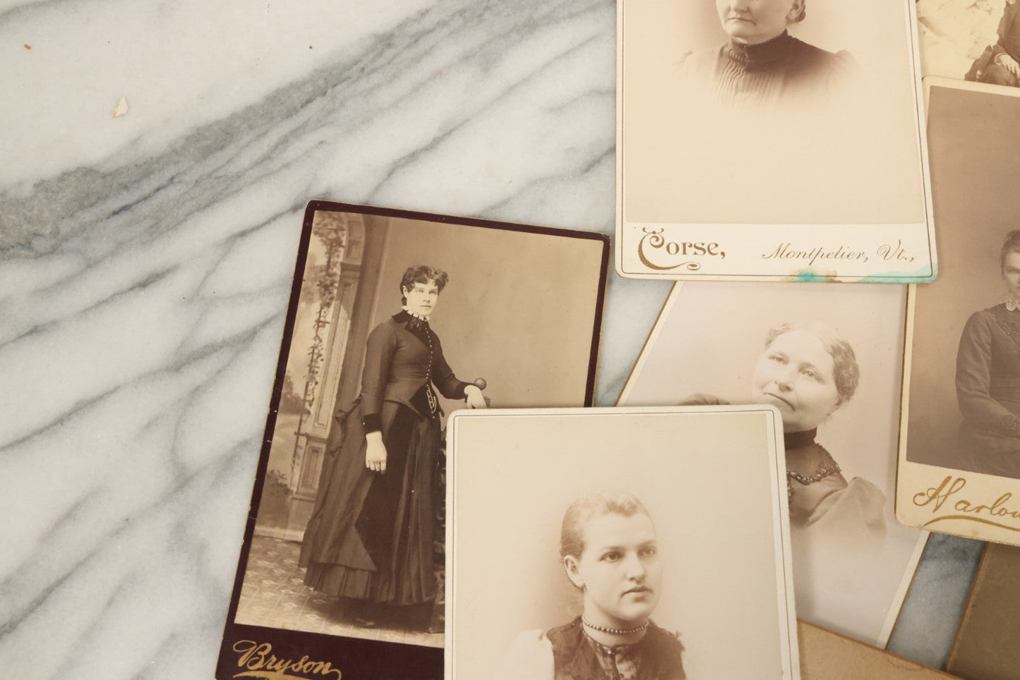 Lot 121 - Grouping Of 23 Antique Cabinet Card And Boarded Photographs Of Men, Women And Children, Including Class Of Graduates From Waterbury, Vermont