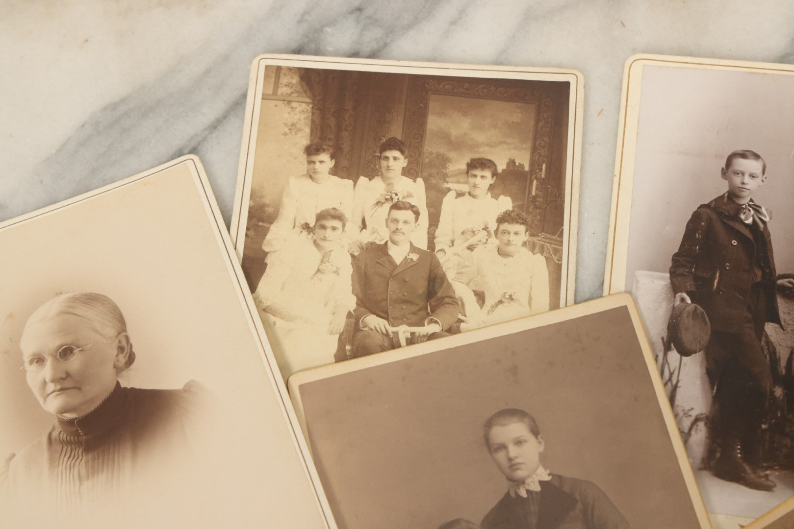 Lot 121 - Grouping Of 23 Antique Cabinet Card And Boarded Photographs Of Men, Women And Children, Including Class Of Graduates From Waterbury, Vermont