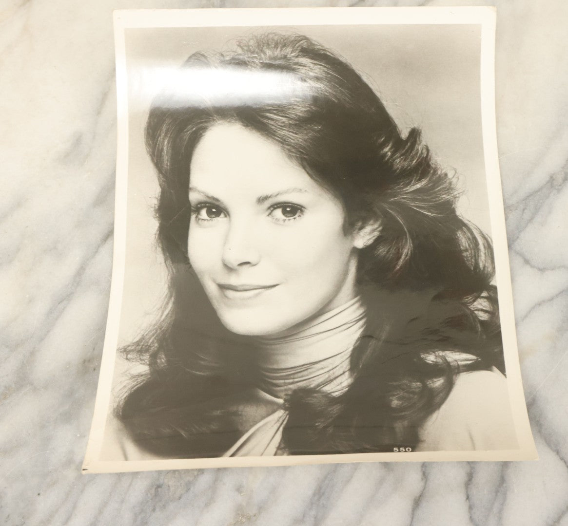 Lot 108 - Grouping Of 21 Vintage Promotional Press Photos Of Various Celebrities, Actors, Wrestlers, Etc., Including Farrah Fawcett, Bee Gees, Henry Winkler, Etc., Circa 1970s