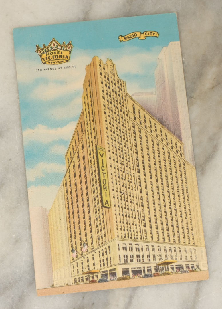 Lot 122 - Grouping Of Twelve Vintage Postcards Souvenir Postcards From New York City, New York, Including The Statue Of Liberty, Times Square, The Chrysler Building, Etc., Circa 1940s