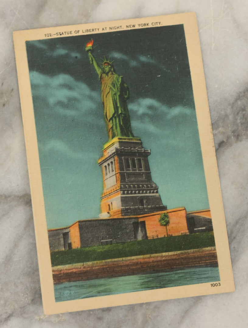 Lot 122 - Grouping Of Twelve Vintage Postcards Souvenir Postcards From New York City, New York, Including The Statue Of Liberty, Times Square, The Chrysler Building, Etc., Circa 1940s