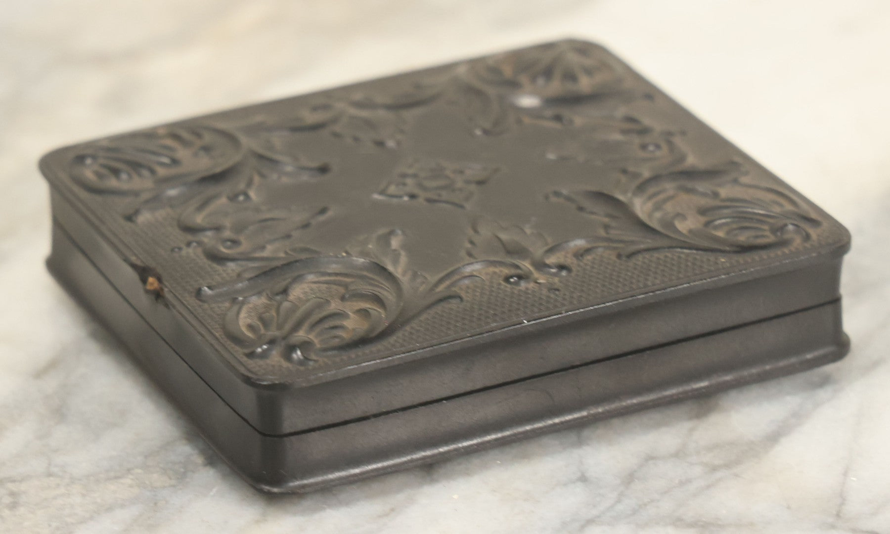 Lot 013 - Antique 1/6th Plate Daguerreotype Photograph Of A Young Girl In A White Dress Holding Her Hand To Her Chest, In Thermoplastic Case Manufactured By Hoolmes, Booth, & Haydens' Daguerreotype, Photographic, And Ambrotype Goods