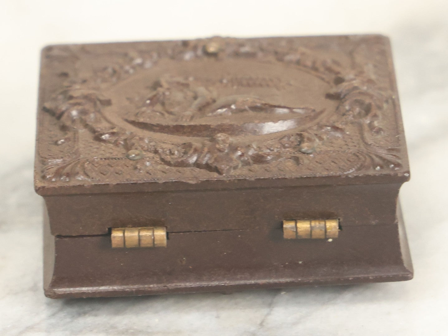Lot 014 - Antique 1/16th Plate Ruby Ambrotype Photograph Of A Pretty Young Woman With A Long Ribbon In Her Hair In A Pictorial Thermoplastic Case Manufactured By Hoolmes, Booth, & Haydens' Daguerreotype, Photographic, And Ambrotype Goods
