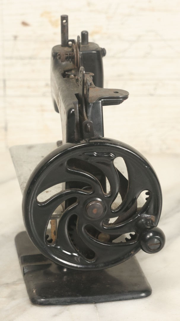 Lot 034 - Vintage Miniature Hand Crank Singer Sewing Machine, By The Singer Manufacturing Company, Unknown Model