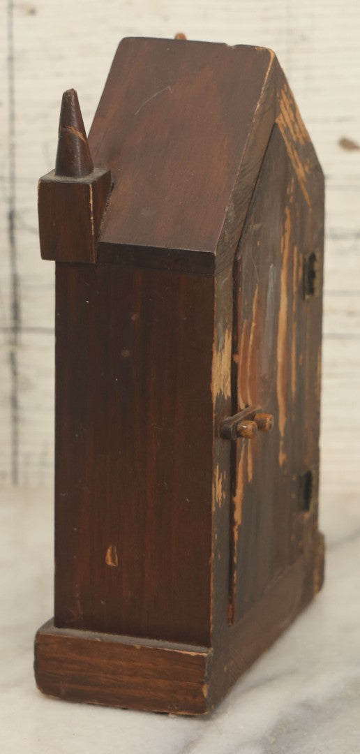 Lot 045 - Vintage Steeple Clock Style Pocket Watch Display Holder With Westclox Bull's Eye Pocket Watch (Not Working), Beehive Motif, Identification, Dated 1960