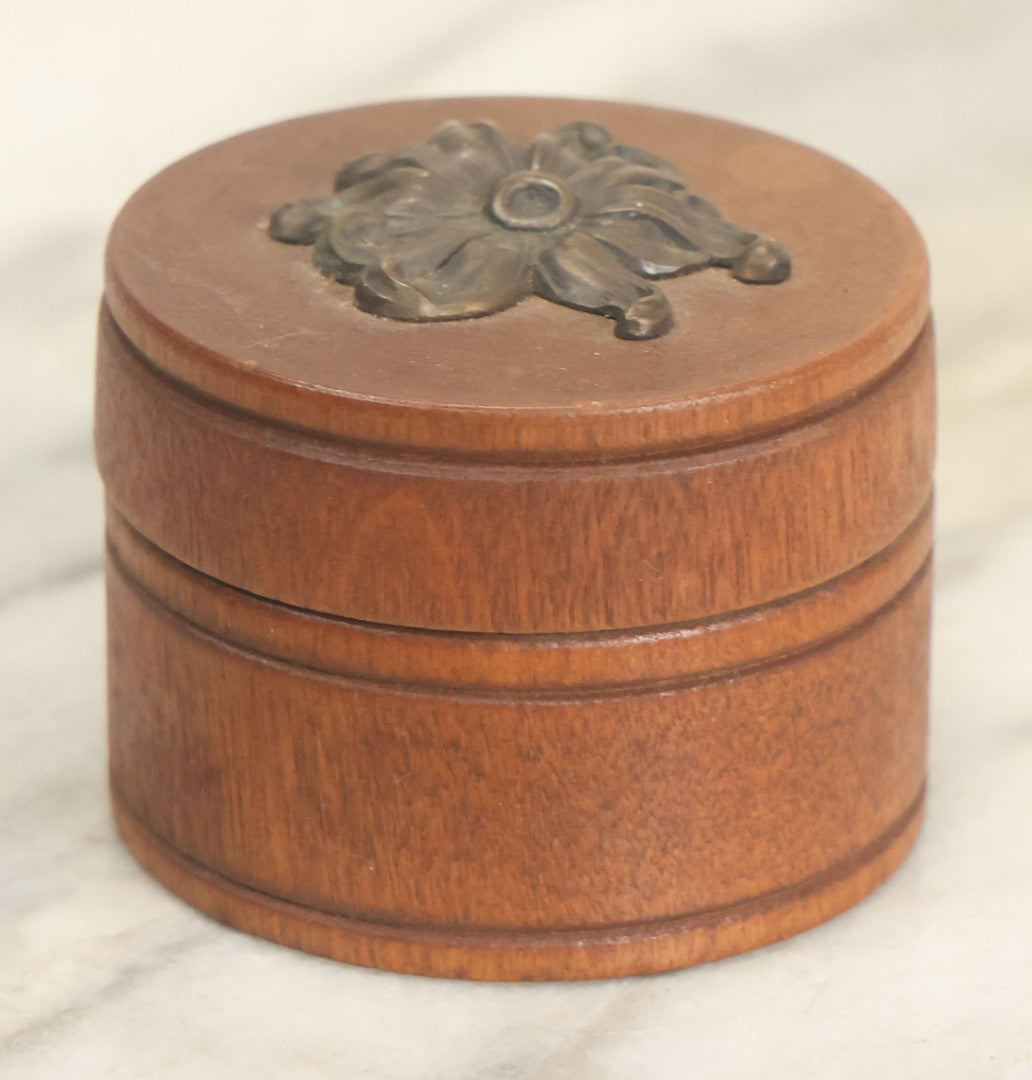 Lot 047 - Antique Turned Wood Dresser Box With Lid, Applied Metal Flower Decoration