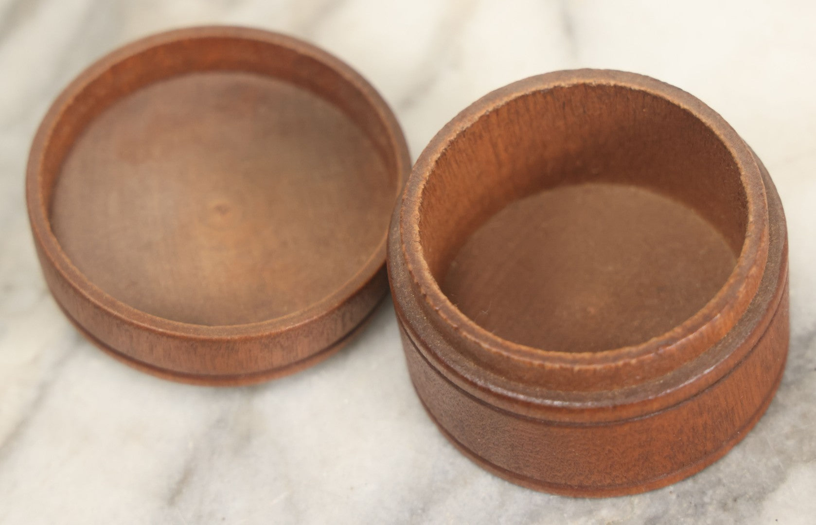 Lot 047 - Antique Turned Wood Dresser Box With Lid, Applied Metal Flower Decoration