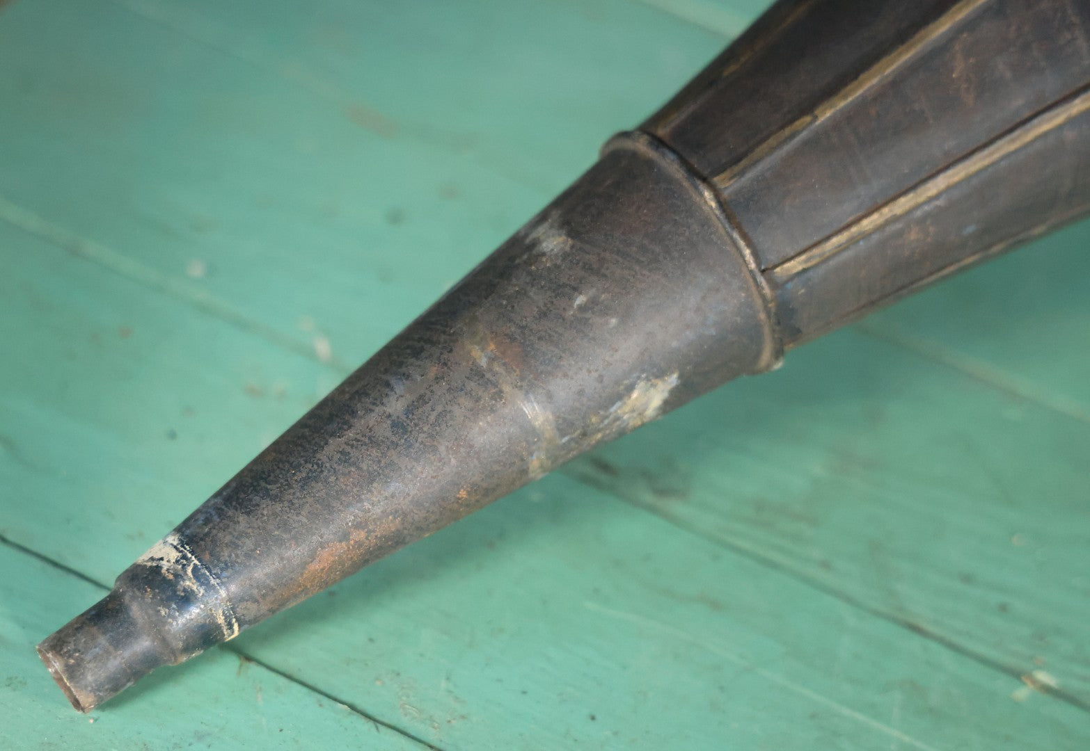 Antique Tin Phonograph Victrola Edison Horn, With Blue And Yellow Design, Manufactured By Babson Bros, Chicago, Circa 1910