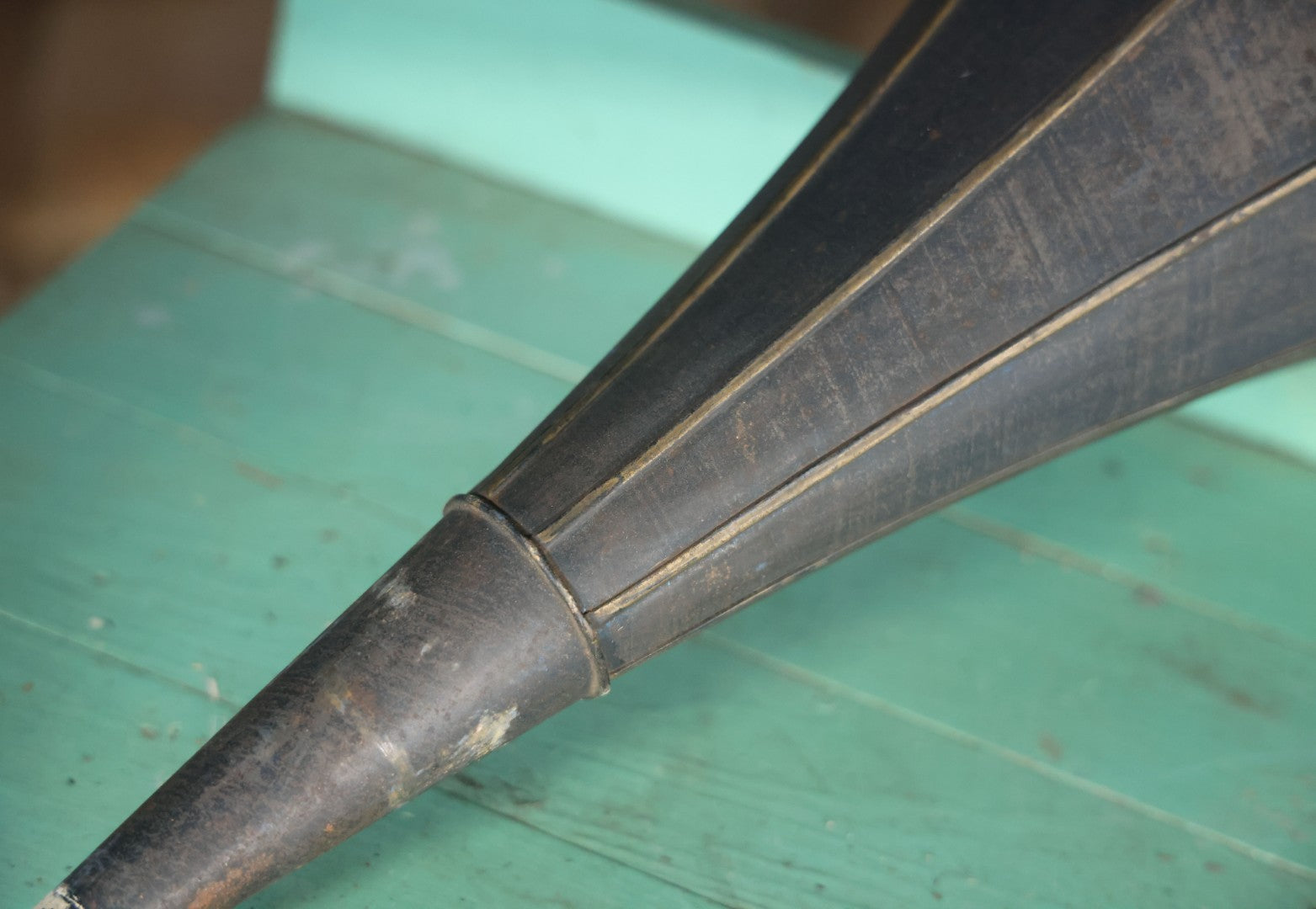 Antique Tin Phonograph Victrola Edison Horn, With Blue And Yellow Design, Manufactured By Babson Bros, Chicago, Circa 1910