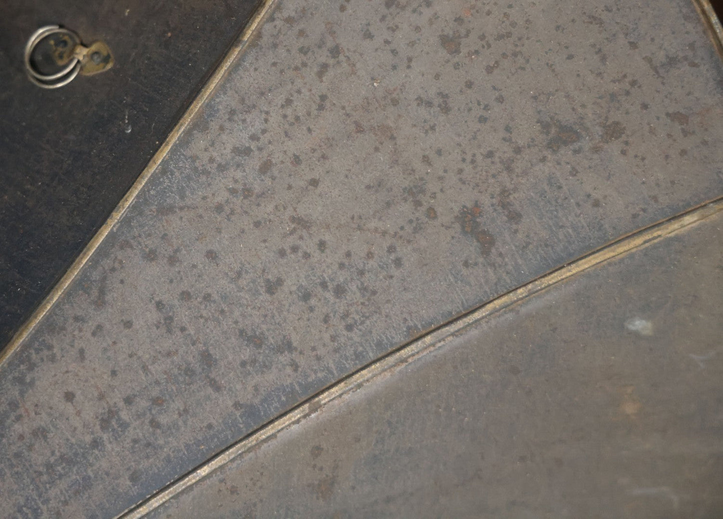 Antique Tin Phonograph Victrola Edison Horn, With Blue And Yellow Design, Manufactured By Babson Bros, Chicago, Circa 1910