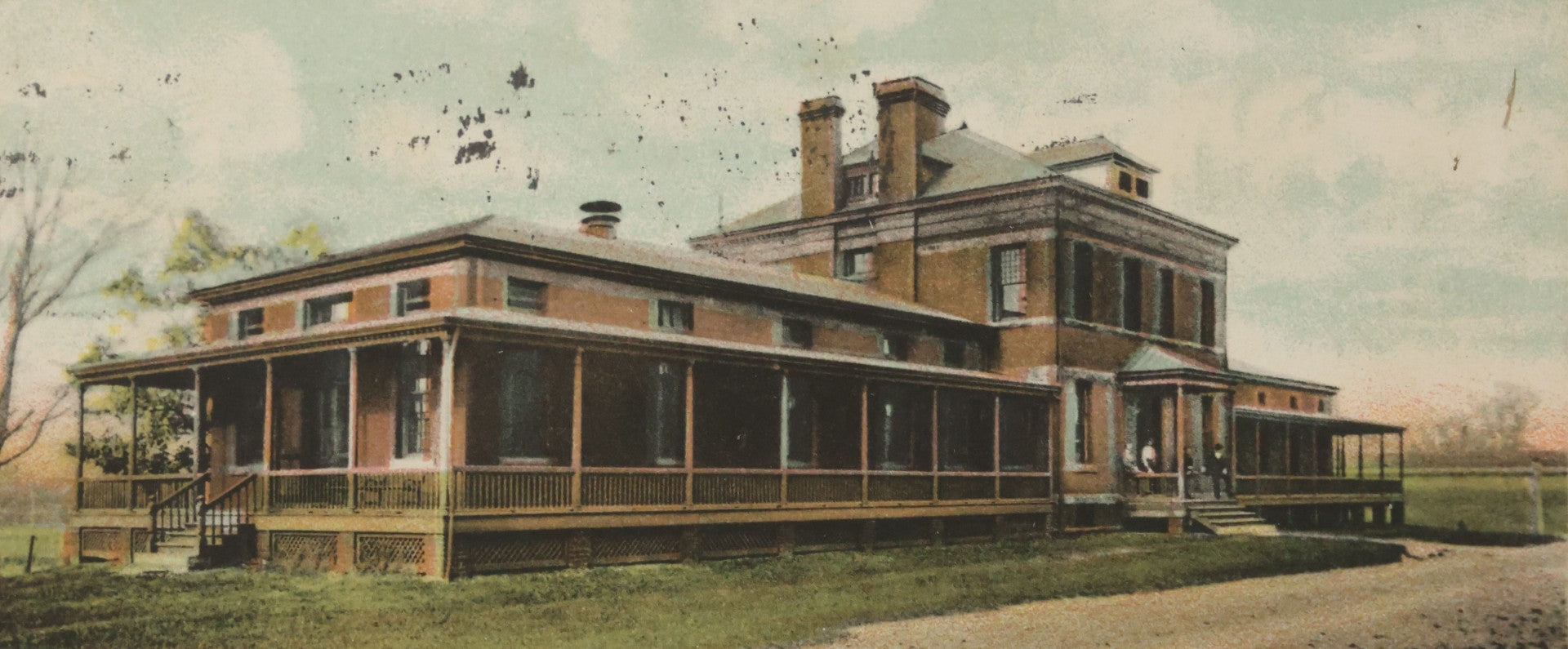 Lot 118 - Grouping Of 15 Various Antique And Vintage Postcards With Comic Subjects, Landmarks, Etc.