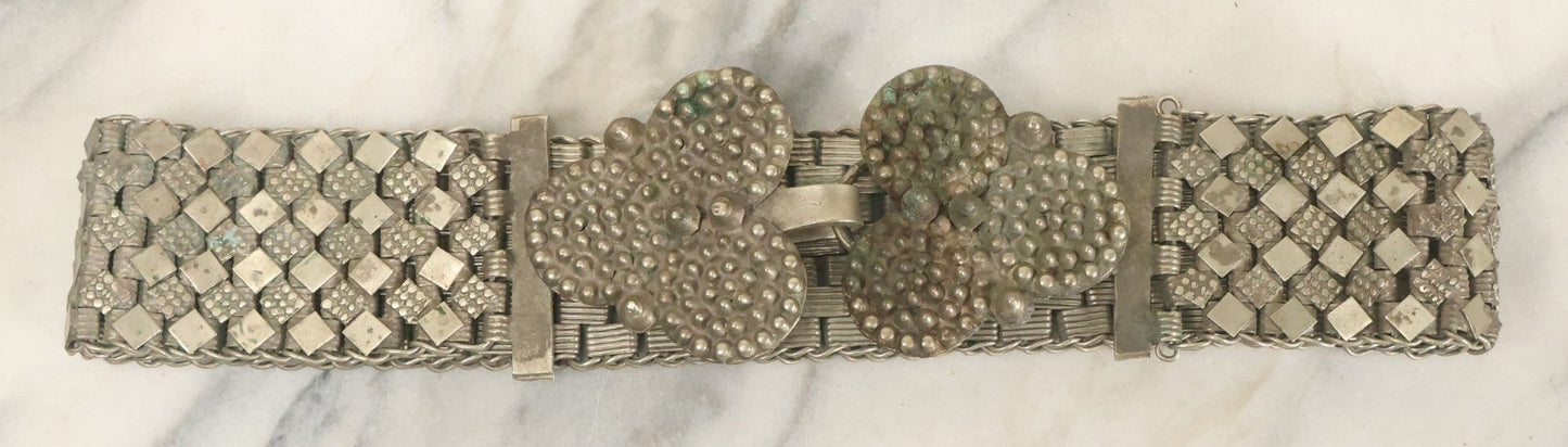 Lot 037 - Vintage Ornate Middle Eastern Metal Belt 